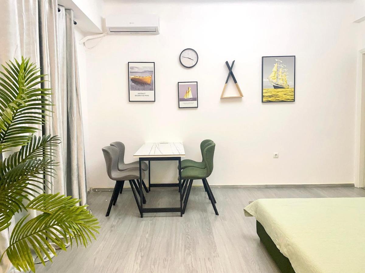 Uoohome7 Garden Green And Navy Atenas Exterior foto